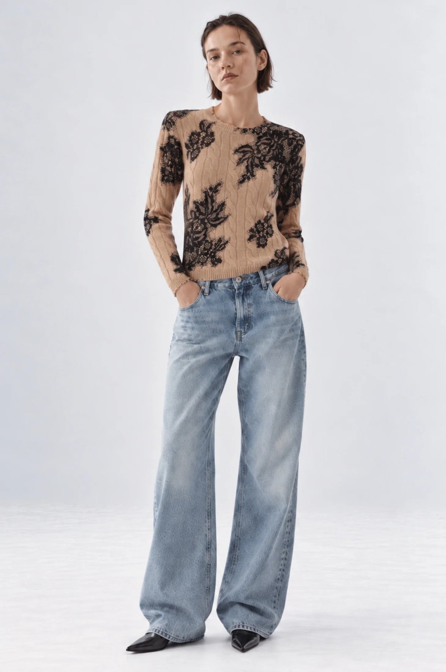 CASHMERE PRINTED LACE CABEL CREW NECK