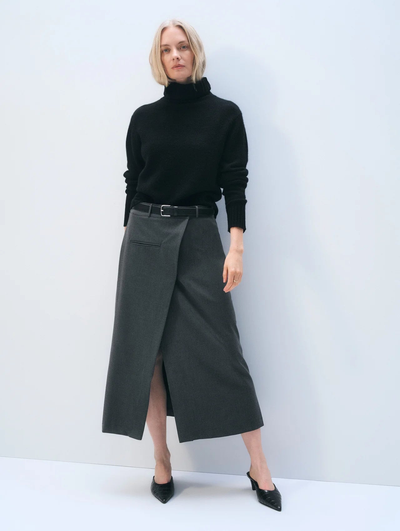 Featherweight Cashmere Turtleneck